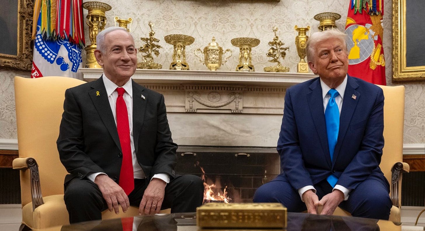 Fichier:Donald Trump and Benjamin Netanyahu at White House 2025 (4)  (cropped).jpg — Wikipédia