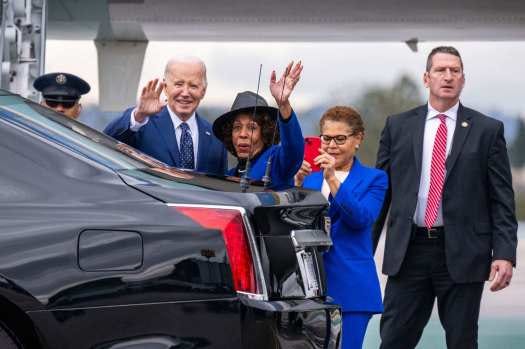 President Biden touches down in LA again to fill campaign coffers ...