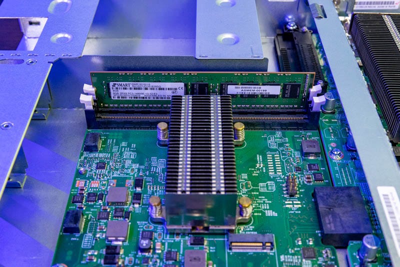 Inside the Arista DCS-7060CX-32S 32x 100GbE Switch - ServeTheHome