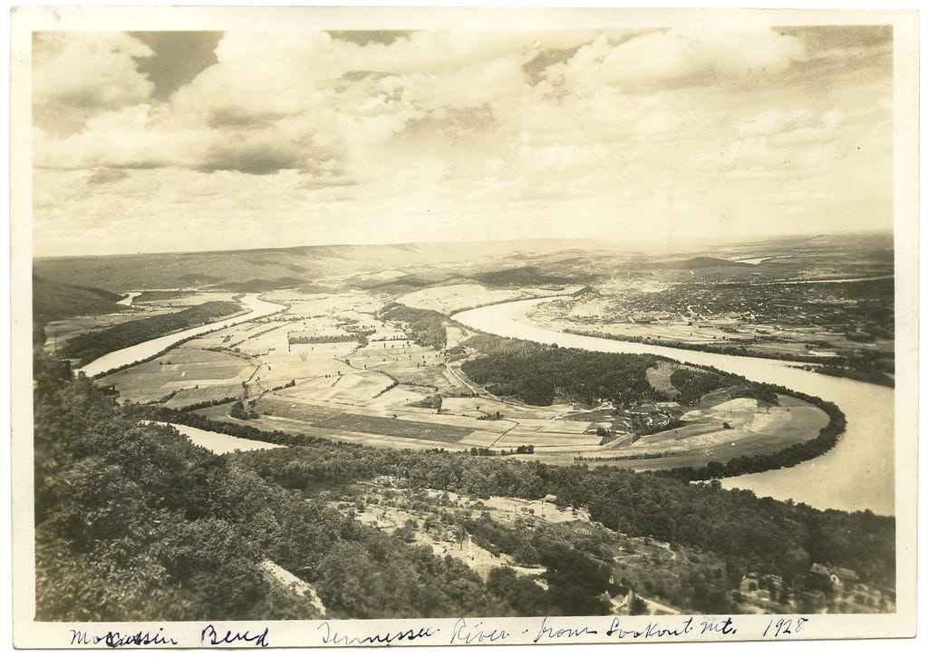 Tennessee River valley, Moccasin Bend from Lookout Mountain Tennessee River valley, Moccasin Bend from Lookout Mountain