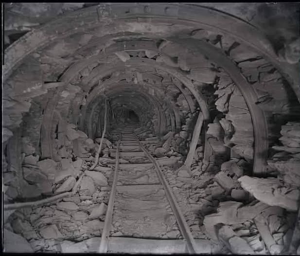 Nu este disponibilă nicio descriere pentru fotografie.