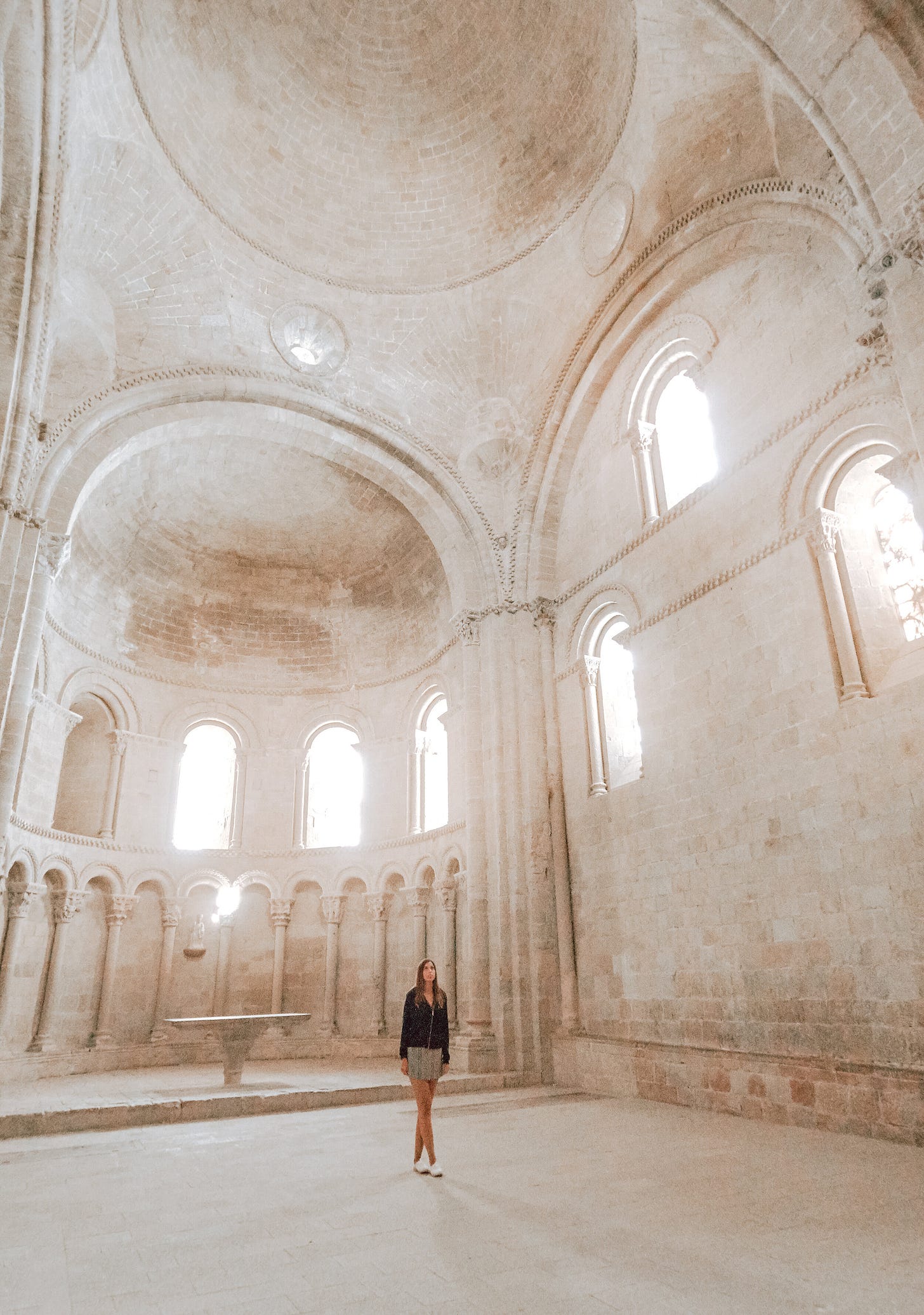 young-woman-on-the-interior-of-an-abandoned-temple-4SFNWWN.jpg young-woman-on-the-interior-of-an-abandoned-temple-4SFNWWN.jpg