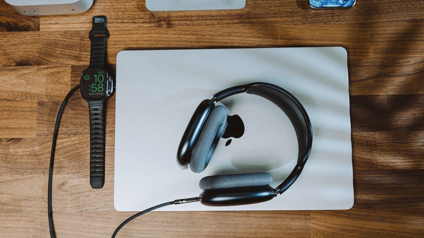 Nomad Universal Charger for Apple Watch Nomad Universal Charger for Apple Watch