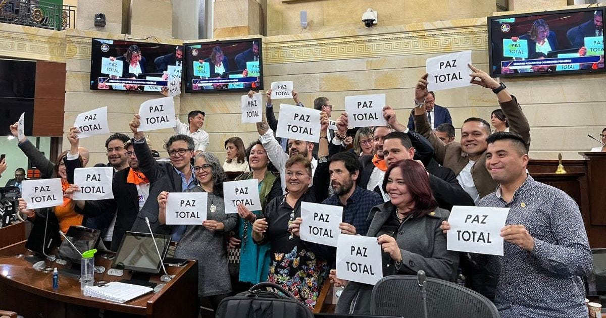 El Senado de Colombia aprueba ley de Paz Total de Petro