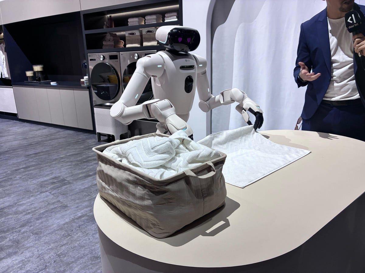 Robot folding laundry
