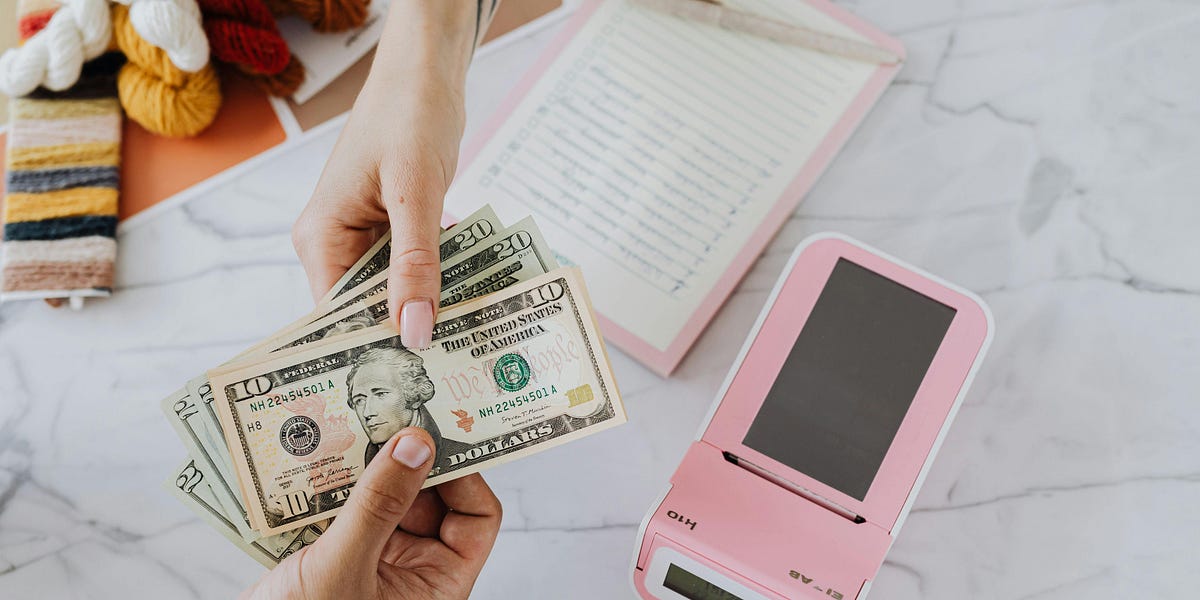 Congress Pushes Back on Cashless Coercion