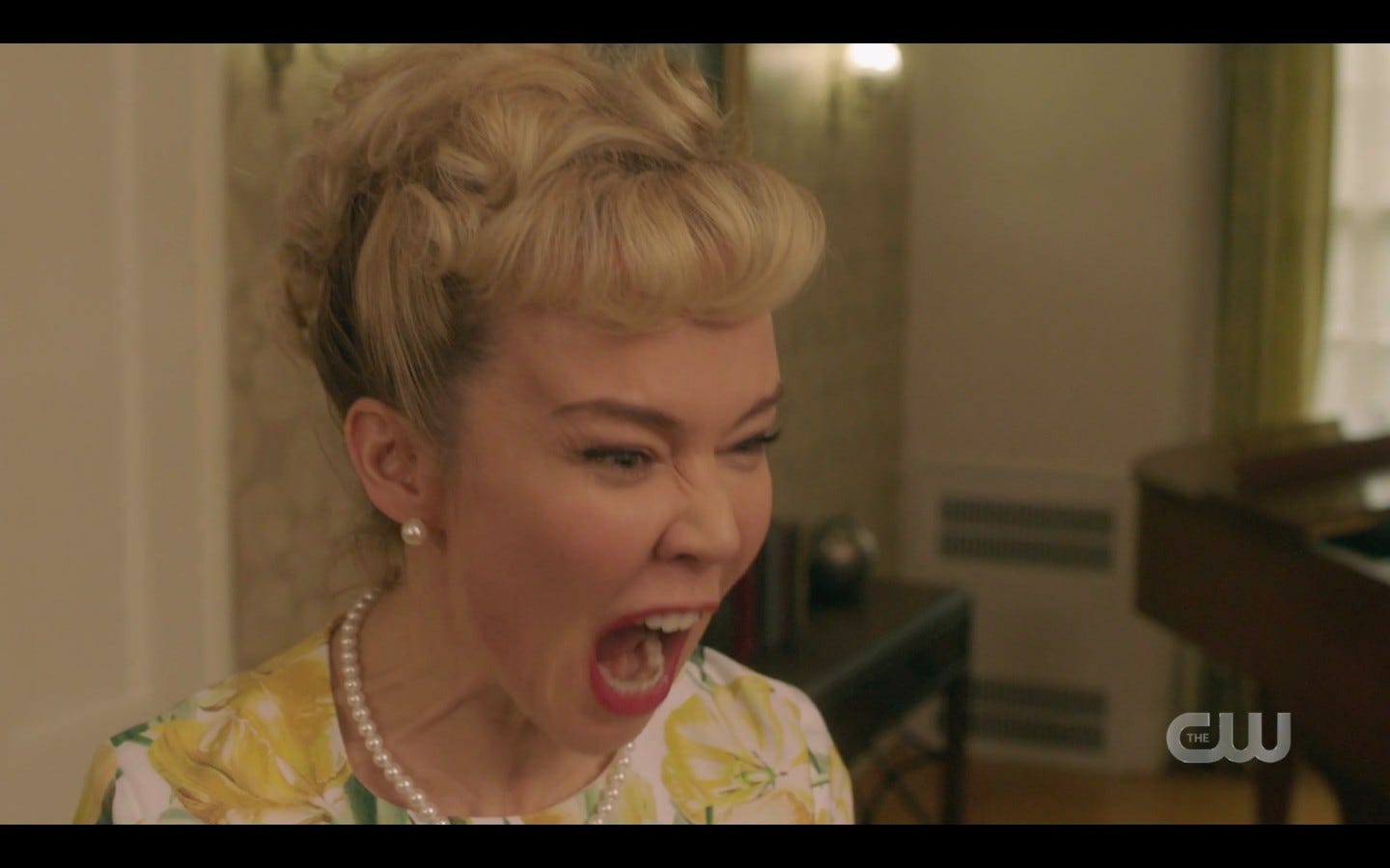 Mrs Smith screams Noo to Castiel sitting on husbands chair SPN 14.15 Mrs Smith screams Noo to Castiel sitting on husbands chair SPN 14.15