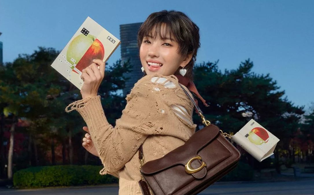 Coach ボディバッグ ストライプデザイン Coach's Archive-Inspired Frame Bag Drew $321,750 From Gen Z