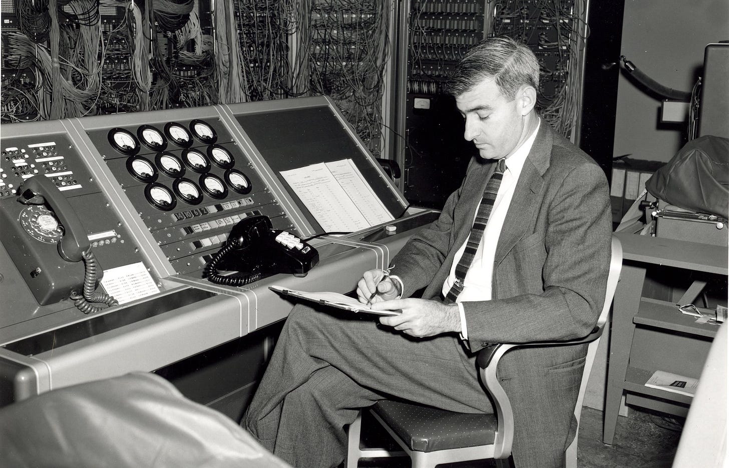 John E. Karlin, Who Led the Way to All-Digit Dialing, Dies at 94 - The New  York Times