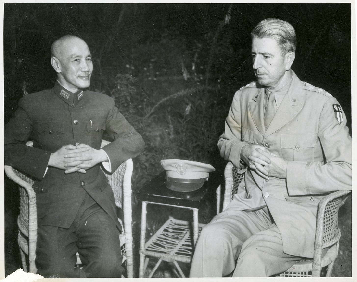 魏德迈耶将军与蒋介石的合影