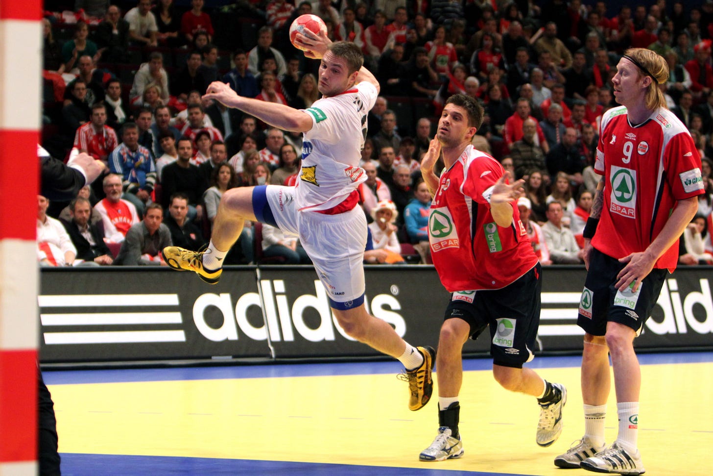 File:NOR - AUT (01) - 2010 European Men's Handball Championship.jpg -  Wikimedia Commons