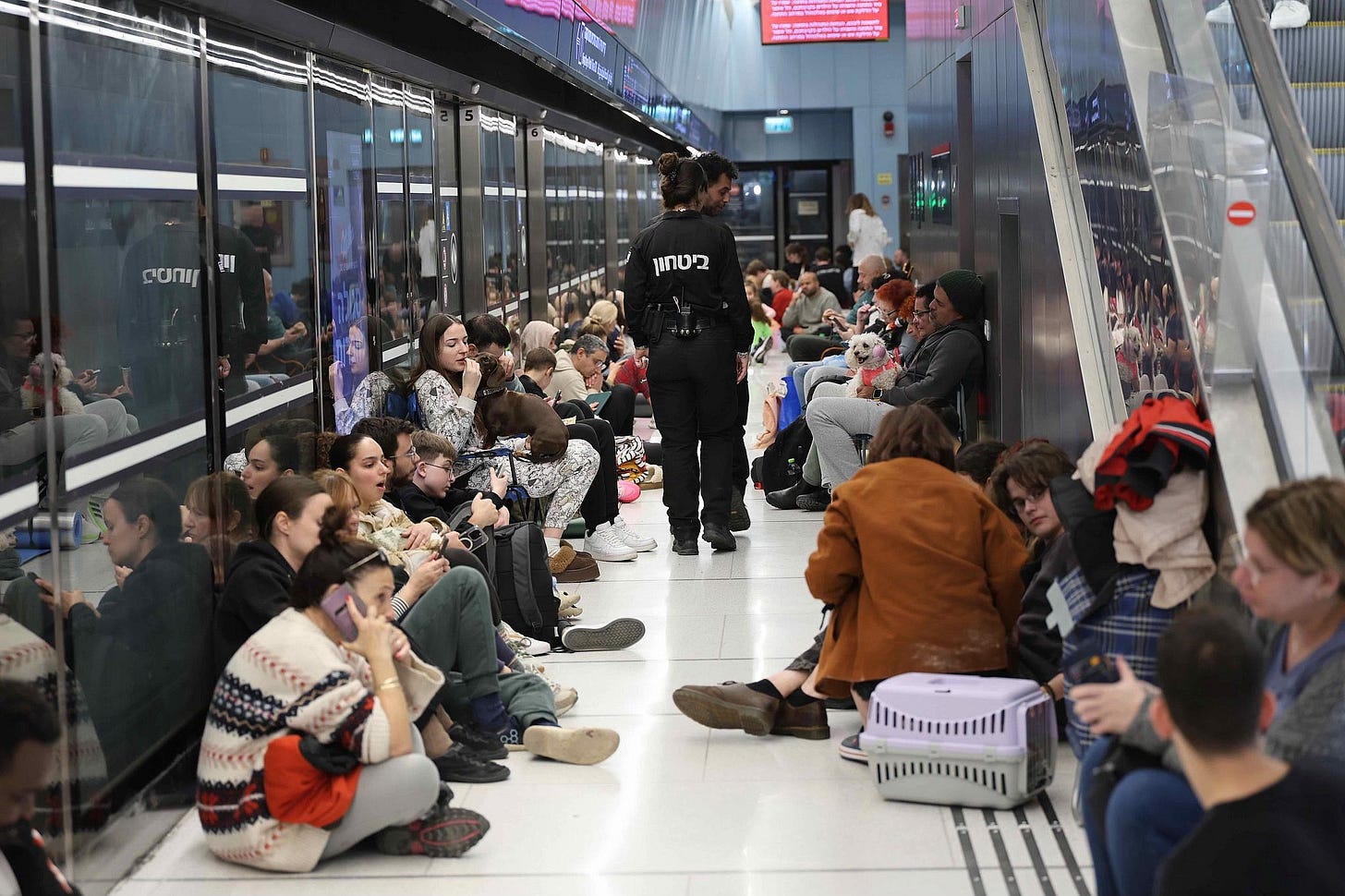 https%3A%2F%2Fsubstack post media.s3.amazonaws.com%2Fpublic%2Fimages%2F65ce161a f149 44ce 9dba Nous sommes en guerre, donc nous sommes