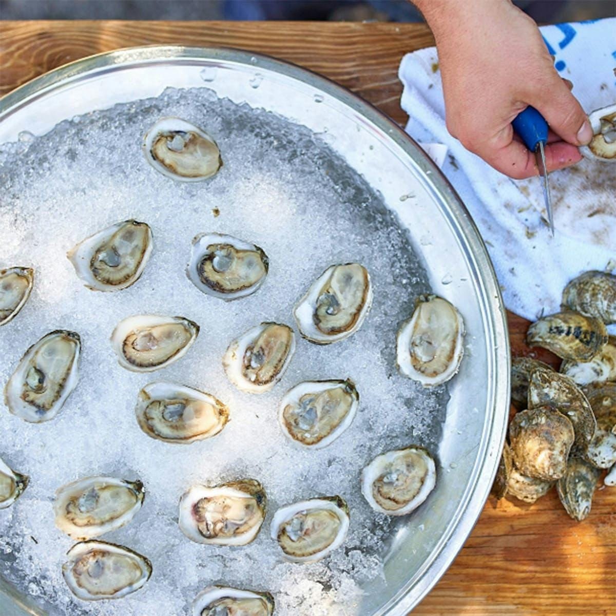 Raw Bar Oyster Party Kit - 100 Pack by White Stone Oyster Company - Alternate image 2