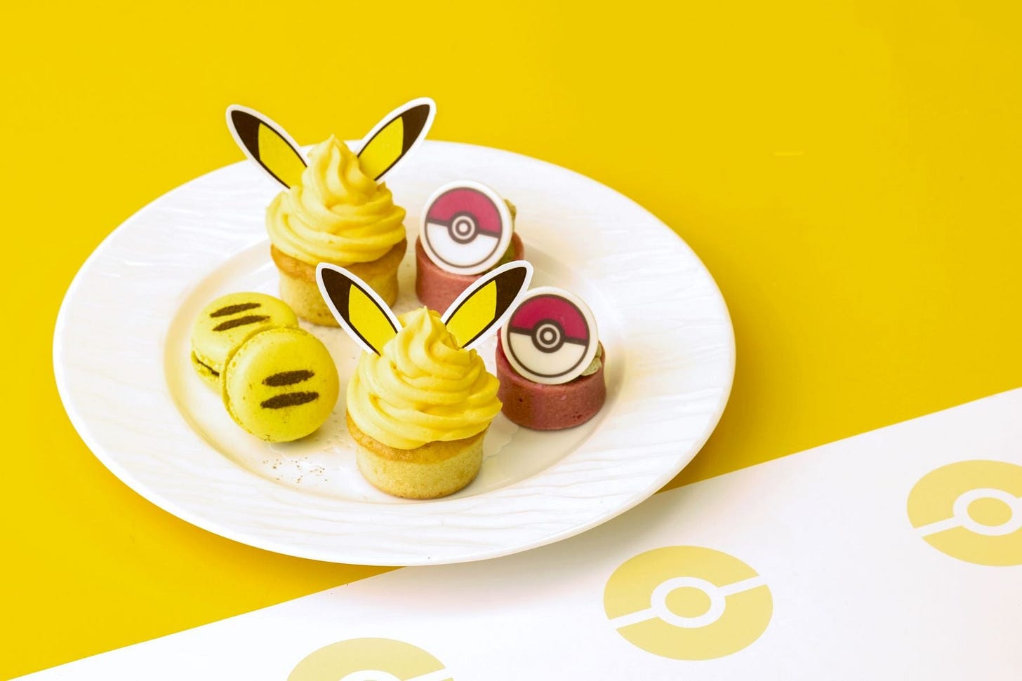 Photo of Strings Pikachu cupcakes