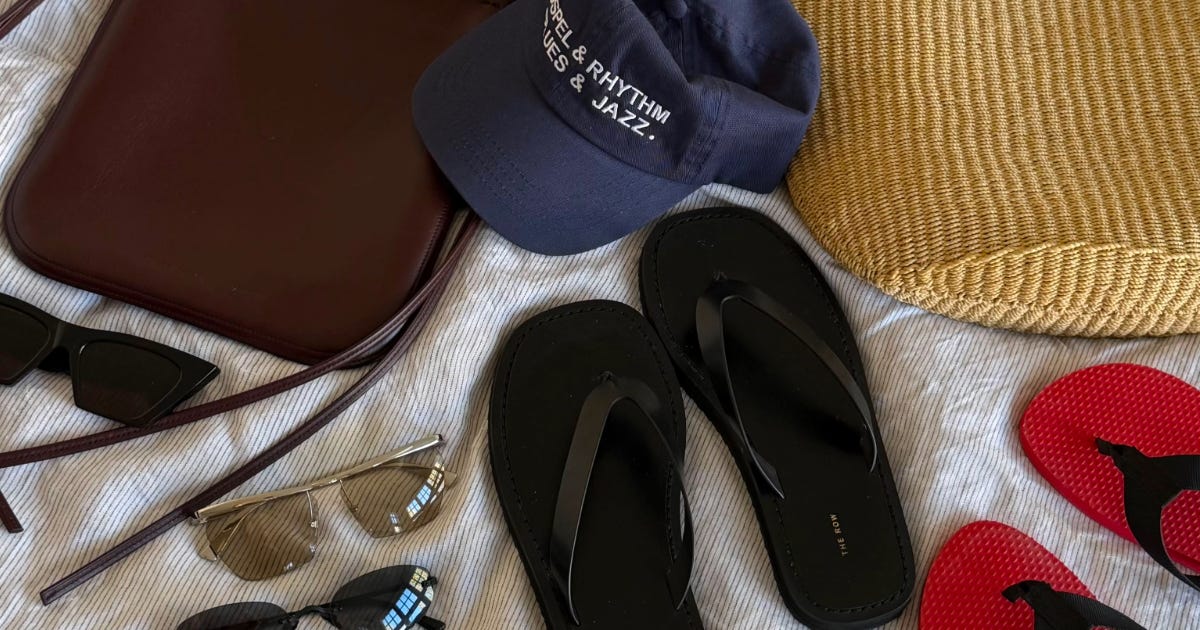 Holiday Looks, Loading…