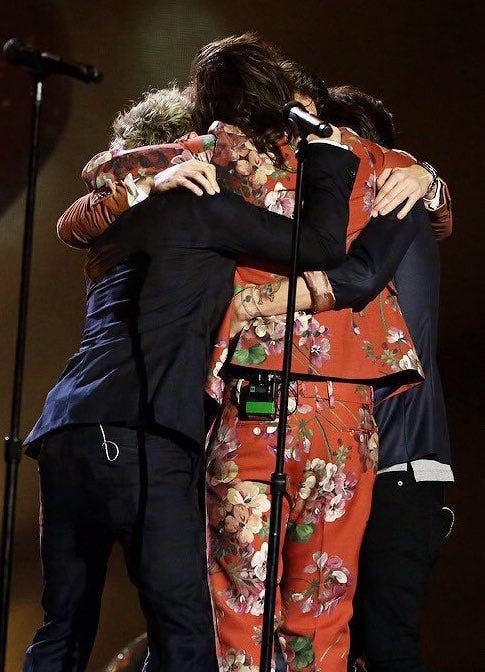 ef on X: "Hoy se cumplen dos años de la ultima presentación que tuvo One  Direction antes de su monumental descanso https://t.co/g7E0kbXvuc" / X