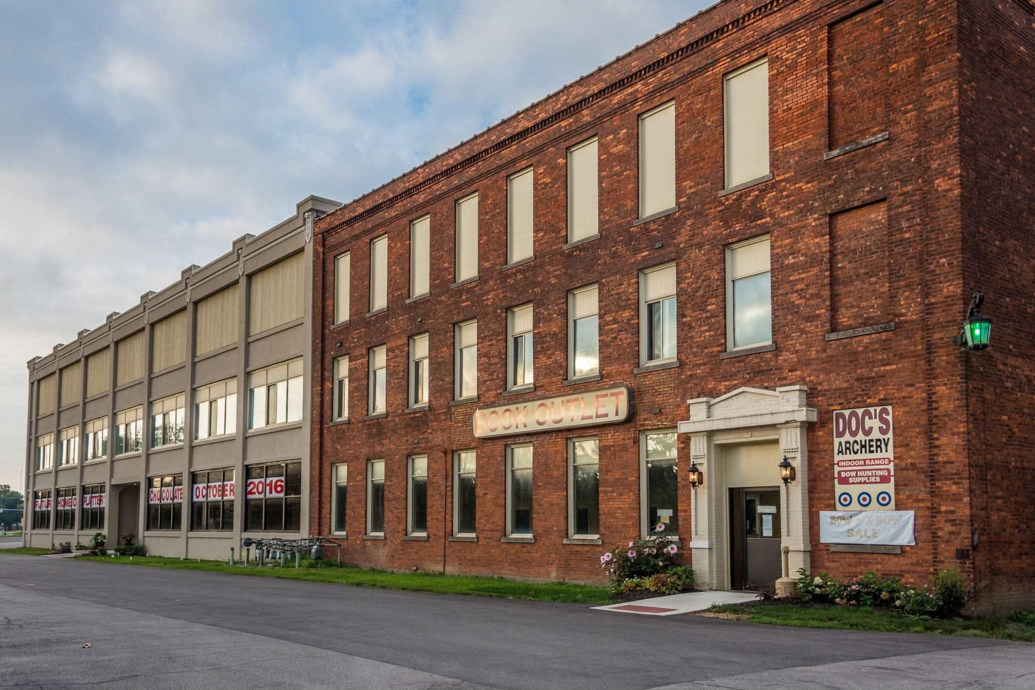 Remembering the Book Outlet, a former used bookstore at Wurlitzer Park