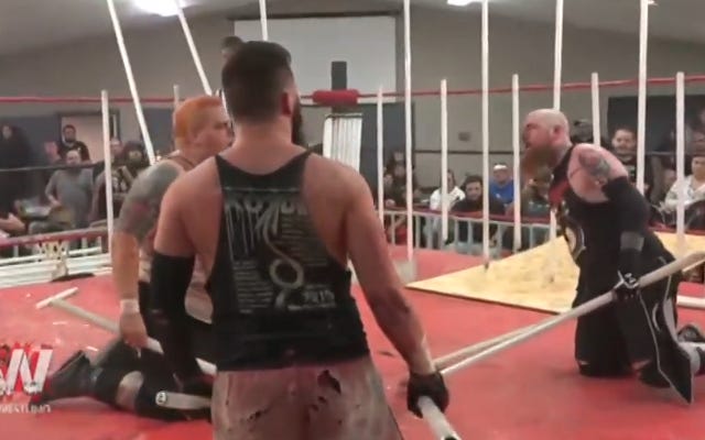 [Screenshot: Three way light tube fight about to begin]