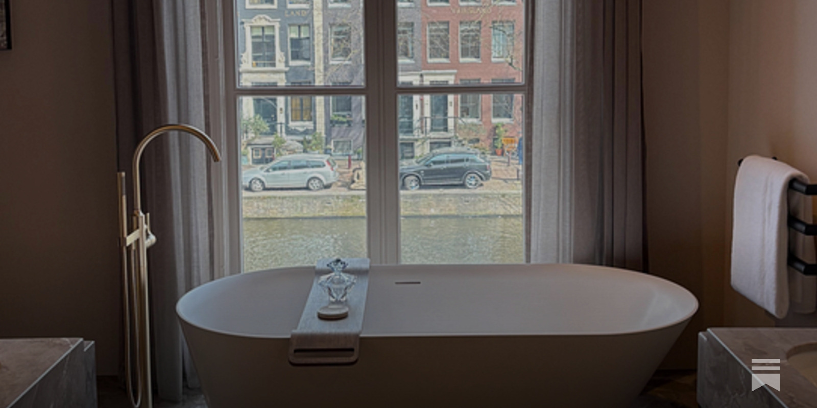 Duurste stoel ter wereld: Een unieke onthulling!, image size:1600x800