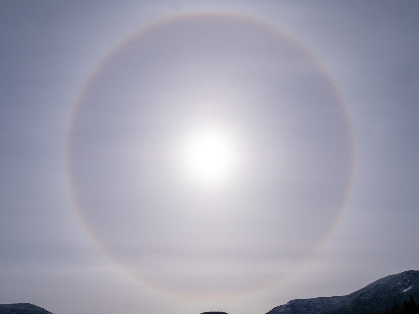 Halo (optical phenomenon) - Wikipedia