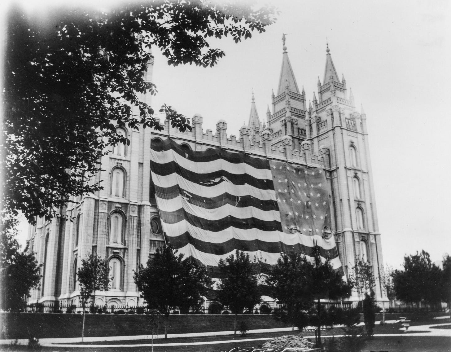 American Zion' explores the triumphs, tragedies and tensions ... American Zion' explores the triumphs, tragedies and tensions ...
