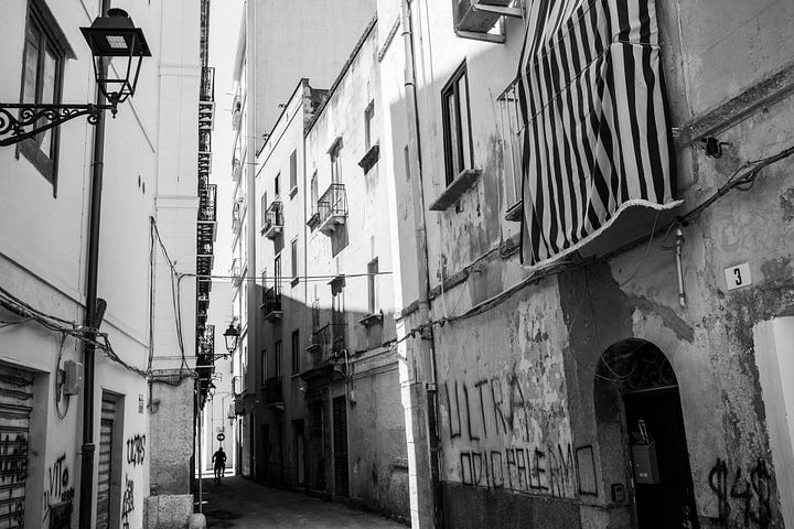 Pictures showing streets going into distance