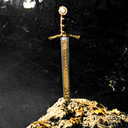 🌑 Às vezes eu sonho com a mulher que tira a espada da pedra