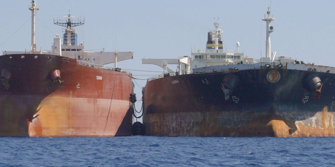 111) El mundo es complejo y más con una flota rusa invisible para distribuir el petróleo.