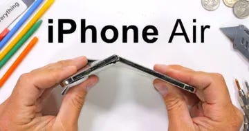 Zdroj: JerryRigEverything 