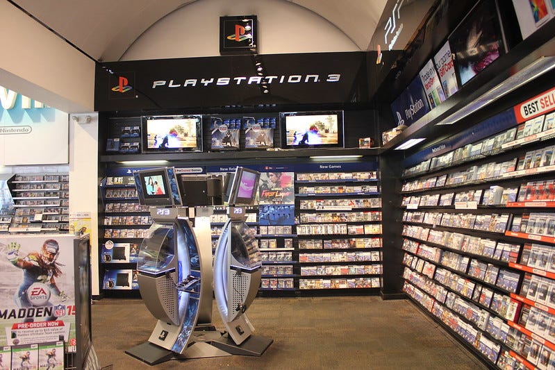 CityWalk GameStop Shuttered | Inside Universal CityWalk GameStop Shuttered | Inside Universal