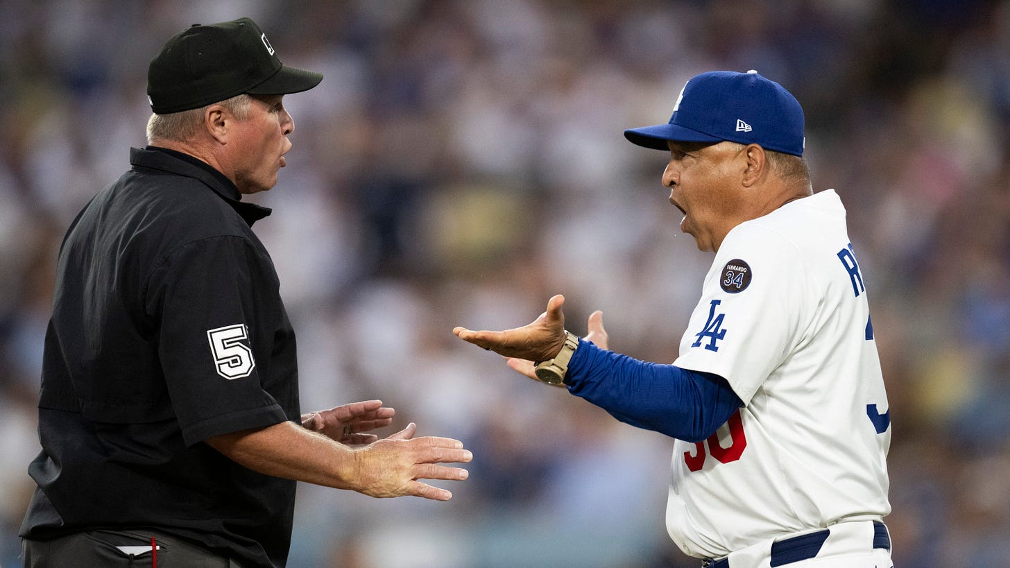 Dave Roberts expulsado tras bolazo a Shohei Ohtani Dave Roberts expulsado tras bolazo a Shohei Ohtani