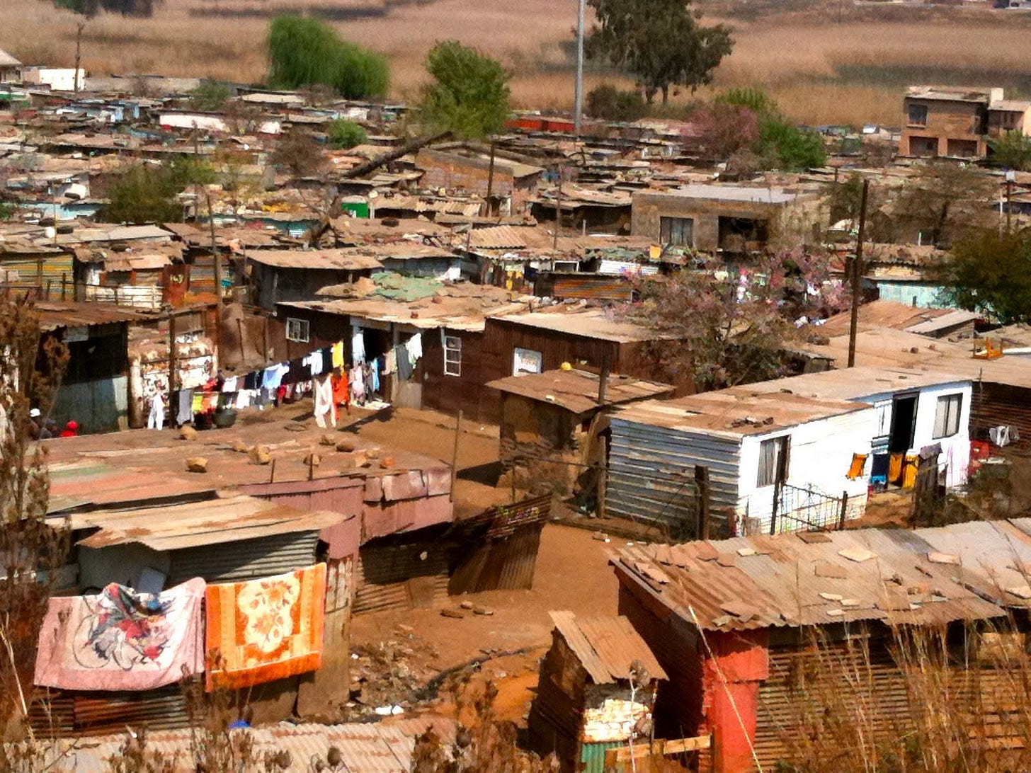 Should you visit the Soweto slums? – backpackerlee Should you visit the Soweto slums? – backpackerlee
