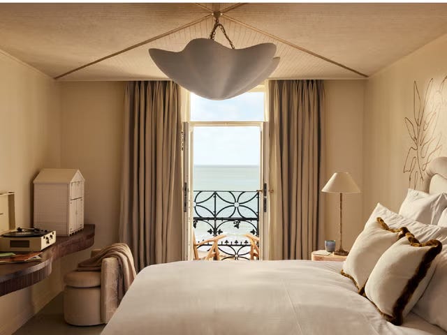 <p>No. 42 Margate has excellent views of the Main Sands </p>