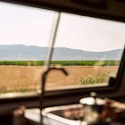 Viaggiamo o consumiamo il viaggio?