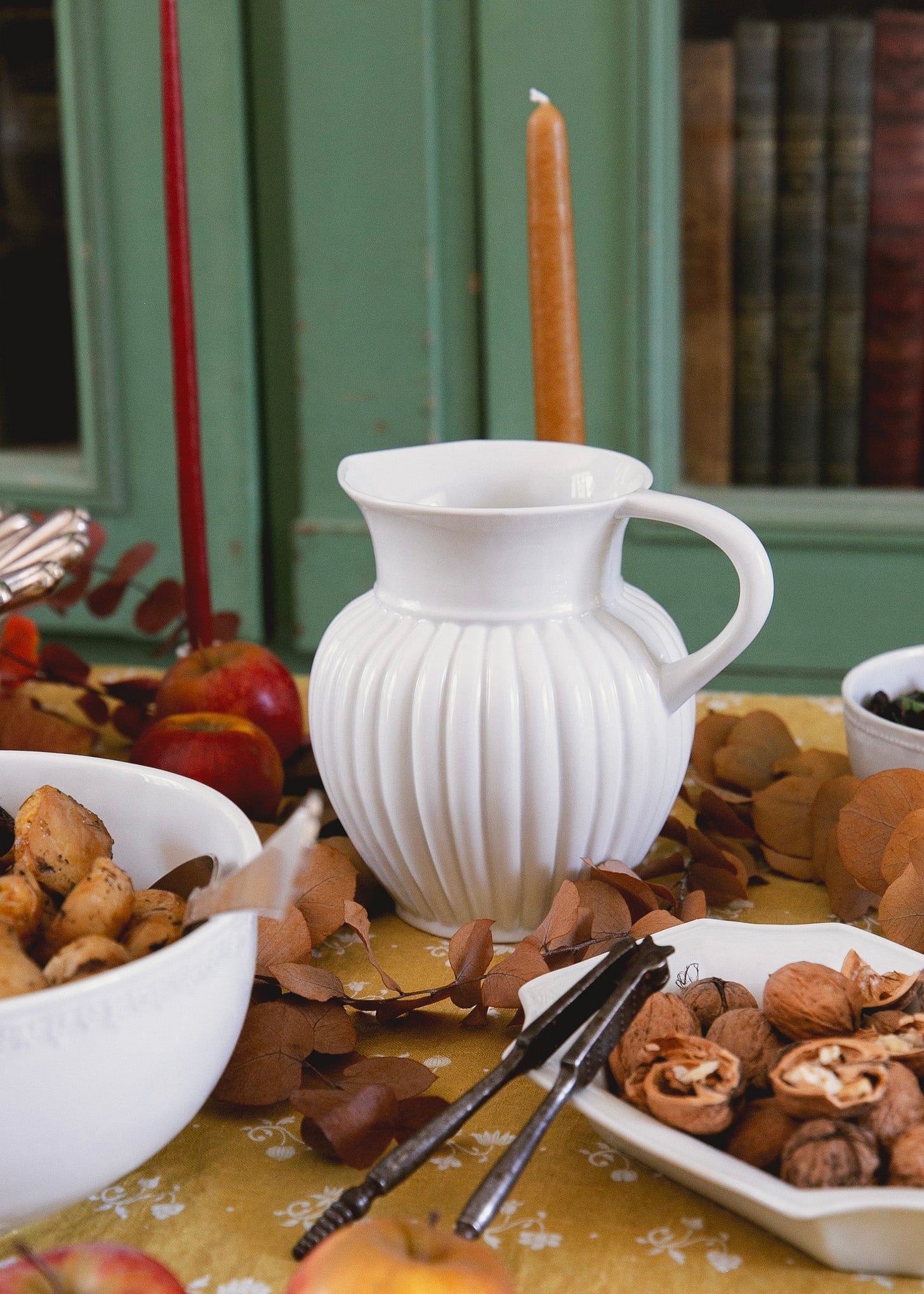 Pichet Godron en porcelaine blanche