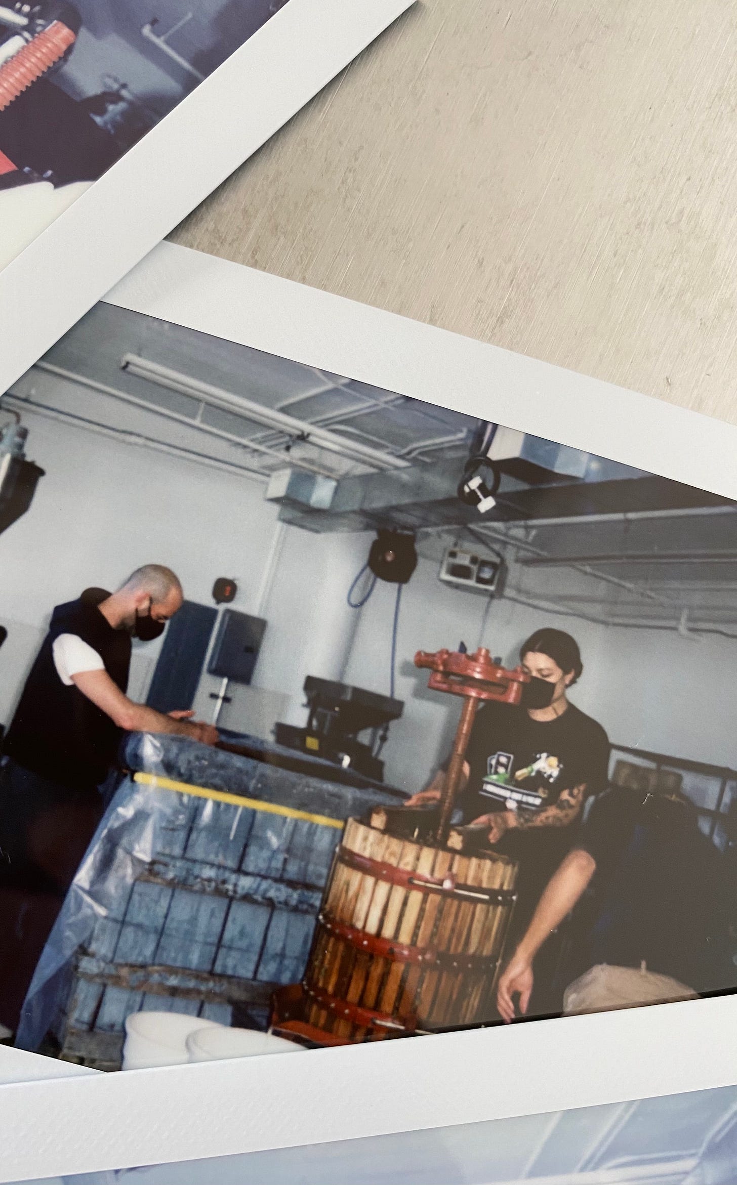 Zacarías and Raquel pressing grapes