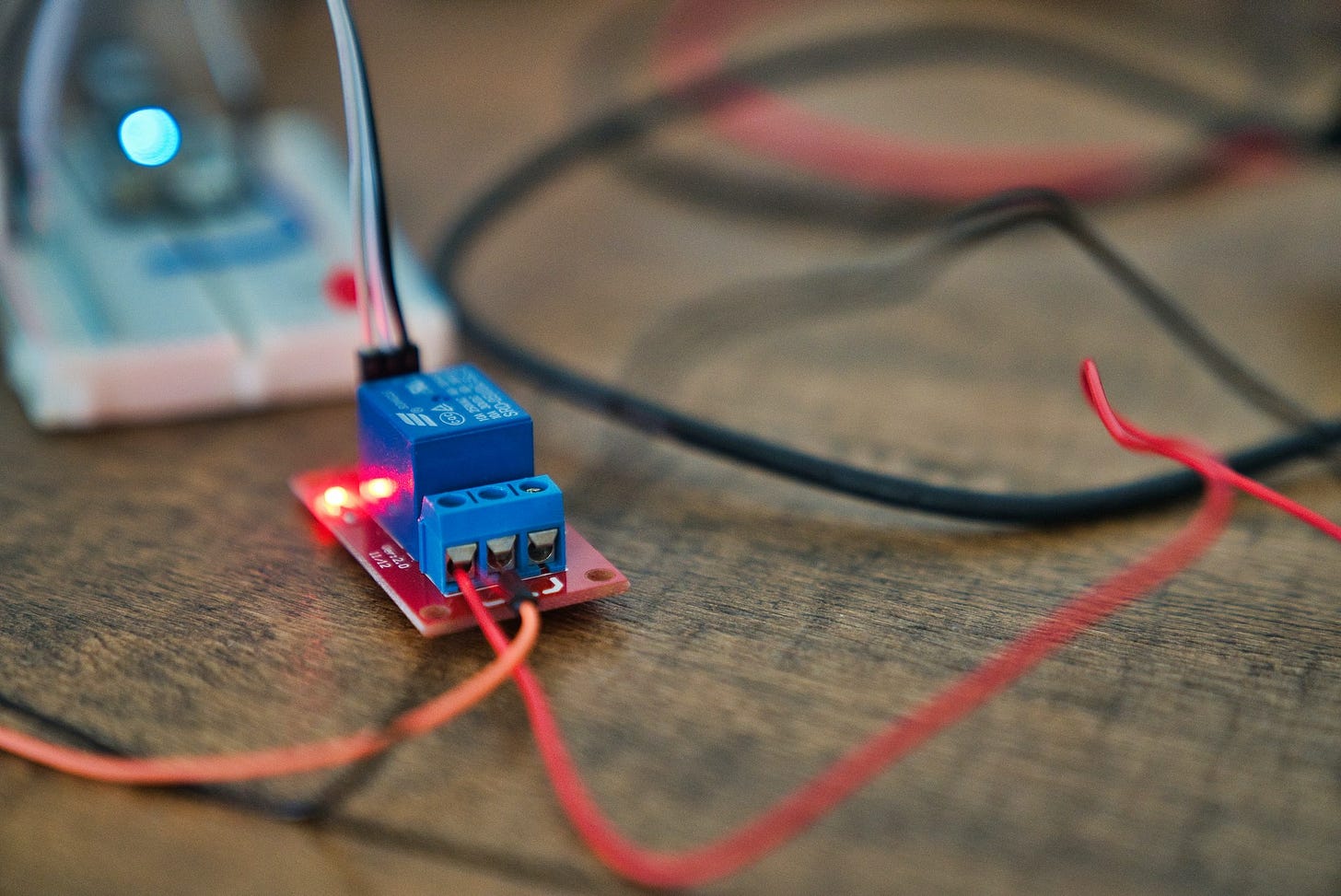 Logic Gates: Where Computer Science Starts Logic Gates: Where Computer Science Starts