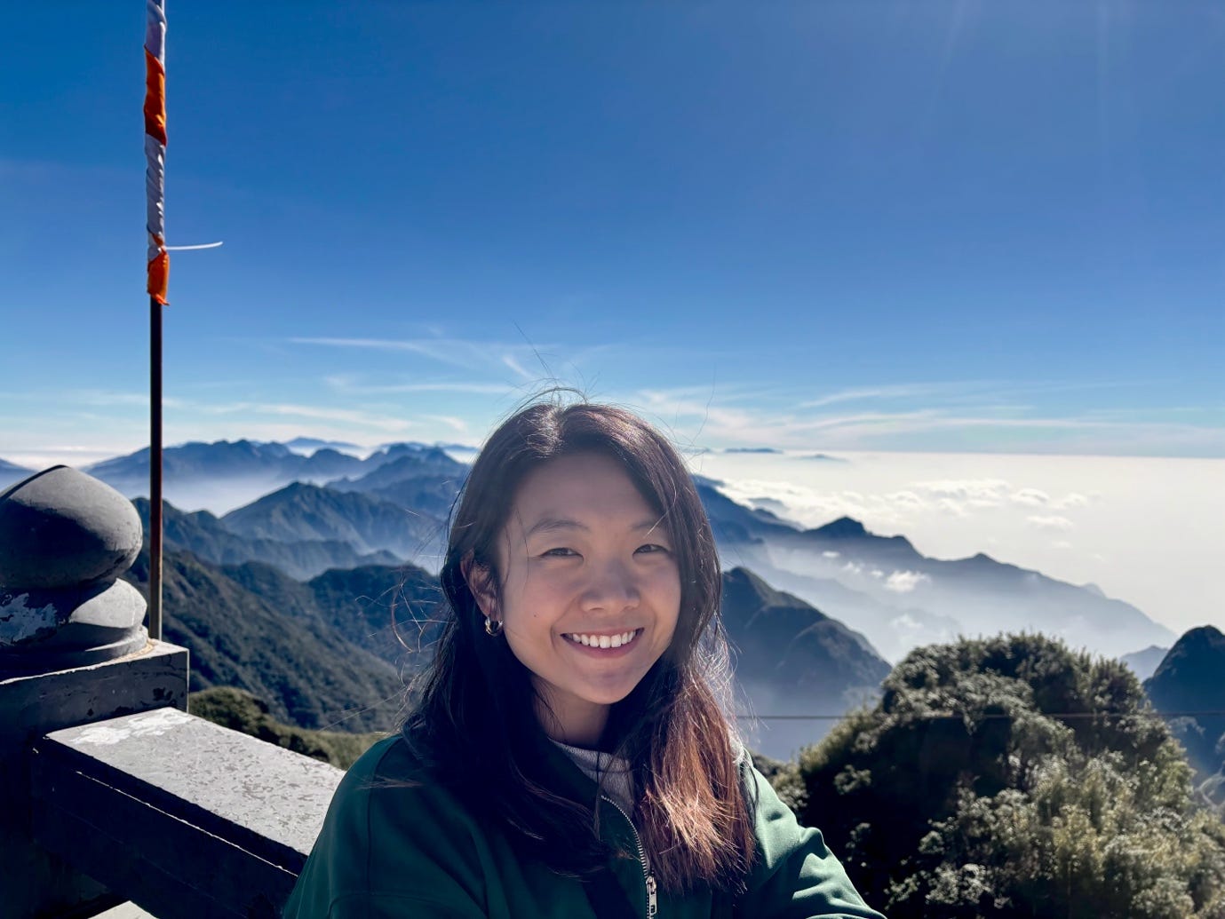 A person smiling at the camera

AI-generated content may be incorrect.