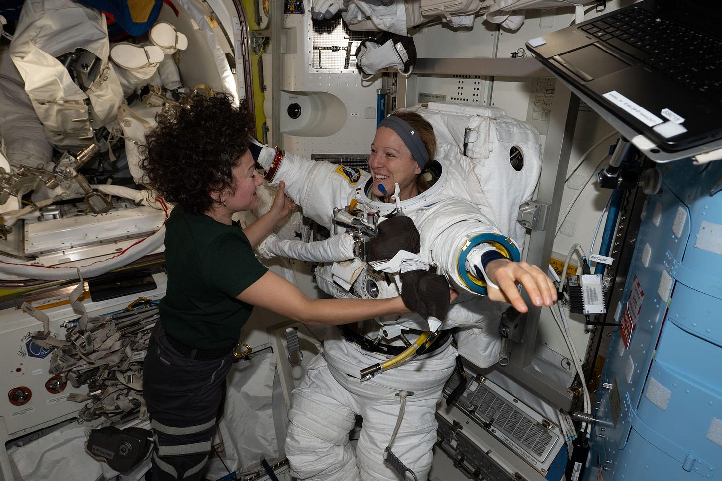 https://images-assets.nasa.gov/image/iss074e0432716/iss074e0432716~large.jpg?w=1920&h=1280&fit=clip&crop=faces%2Cfocalpoint