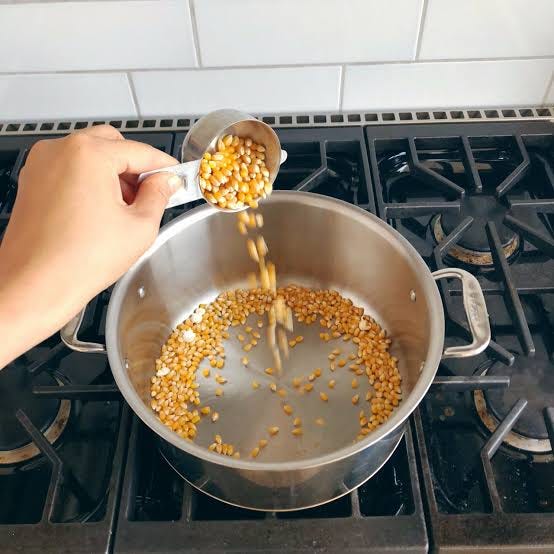 A Step by Step Guide to Easy Stovetop Popcorn - Center for Environmental Health