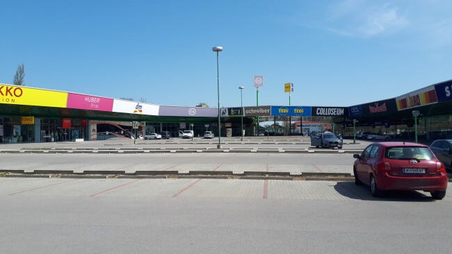 Mistelbach Corona Kunden abwartend