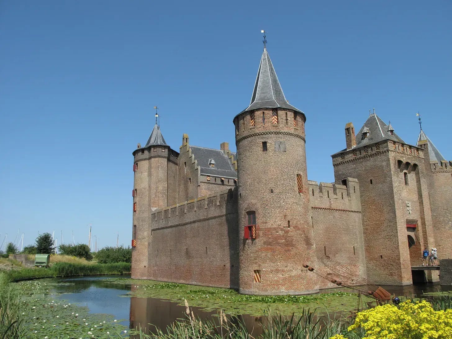 When I say Amsterdam, you say castle: