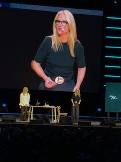 I Went To See Mel Robbins Live &Amp; Left With 1 Uncomfortable Truth &Raquo; Https%3A%2F%2Fsubstack Post Media.s3.Amazonaws.com%2Fpublic%2Fimages%2F40A96291 9C3C 4Ad9 8A41