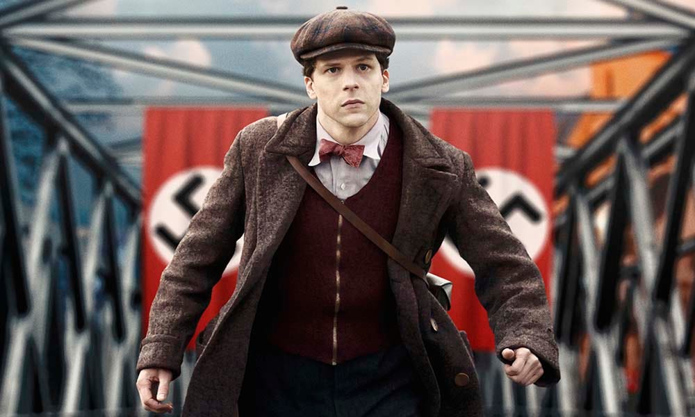 Resistencia», el actor Jesse Eisenberg en una historia basada en hechos  reales - LABUTACA
