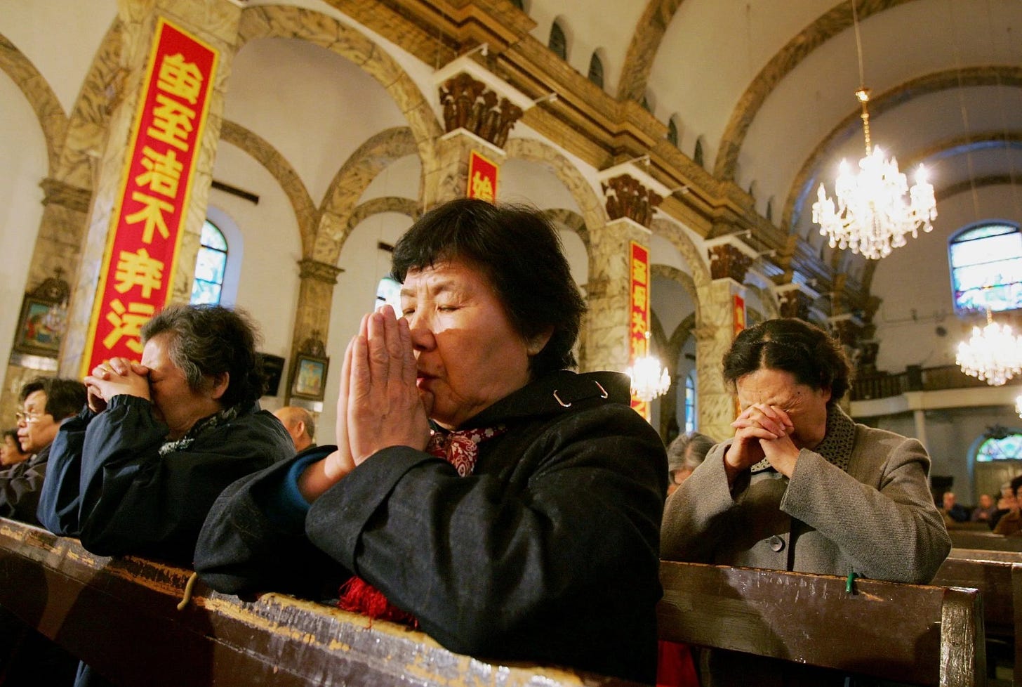 Na China comunista, PCCh troca imagem de Jesus e Nossa Senhora por Mao Tse Tung e Xi Jinping