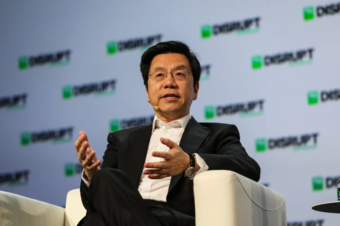 李开复旗下创业公司零一万物推出LLM开源模型01.AI 估值10亿美元- AI 人工智能- cnBeta.COM