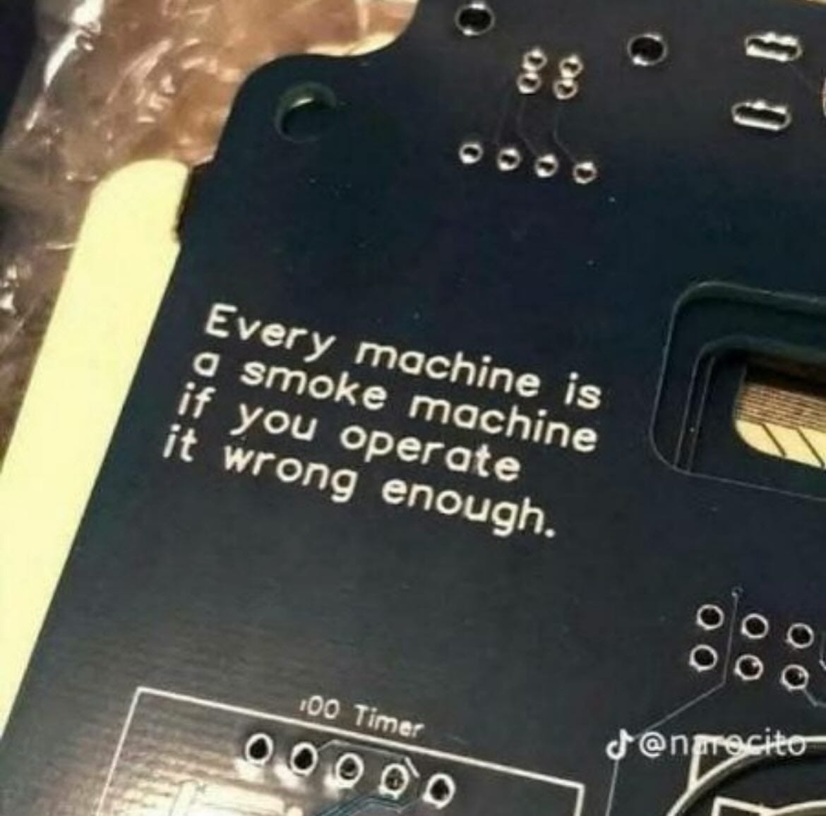 Photo by simonsweetman.substack.com on February 12, 2025. May be an image of ‎capacitor and ‎text that says '‎α Every smoke machine if you it it wrong operate machine is enough. 00 00 Timer ρ10ΟΟ ل J@ngrecito‎'‎‎.