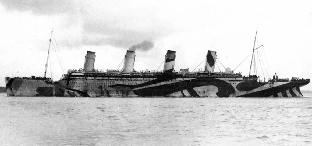 Dazzle-camo-RMS_Olympic_01.jpg