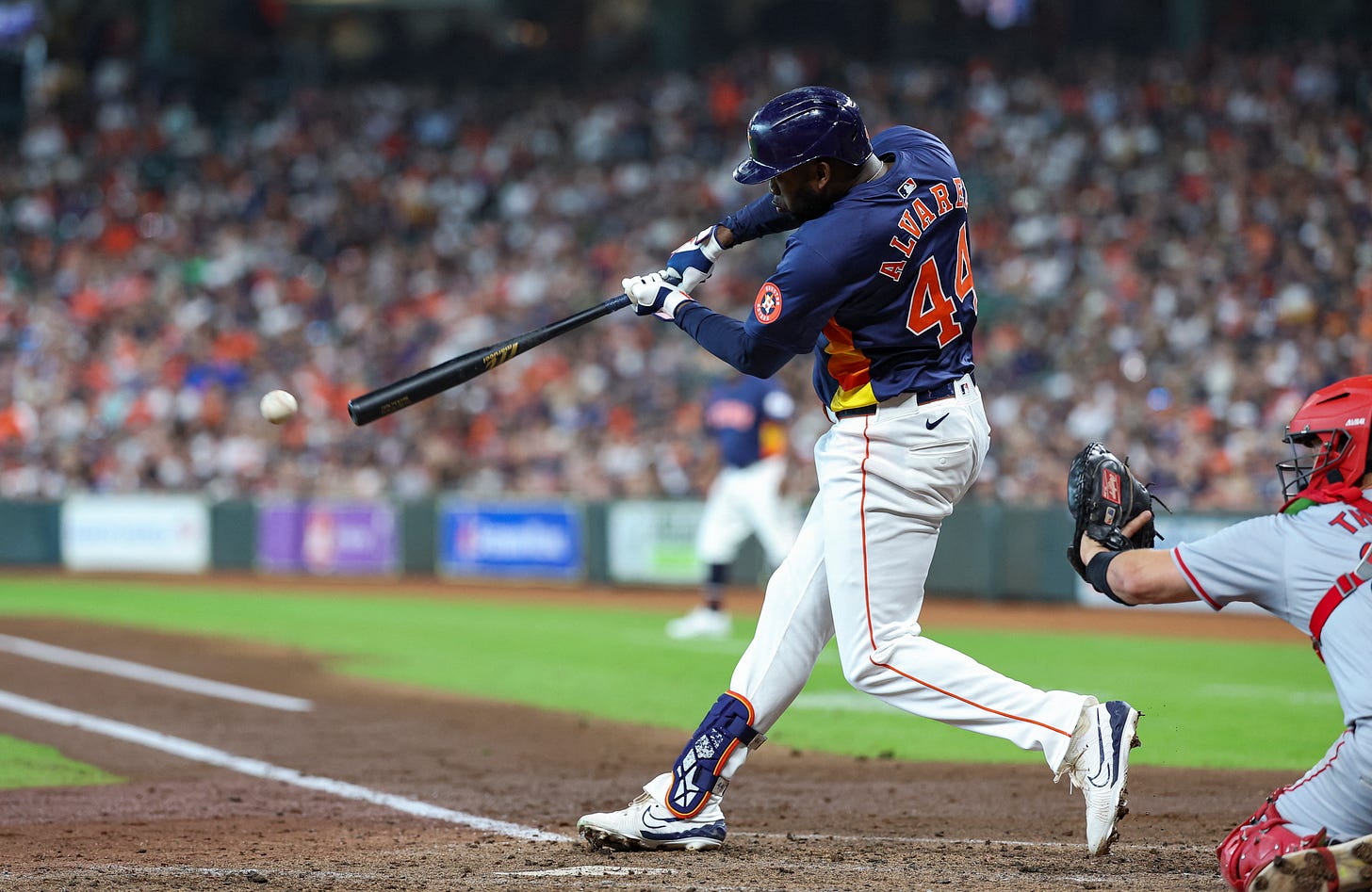 Astros' Yordan Alvarez (knee sprain) to miss Mariners series | Reuters