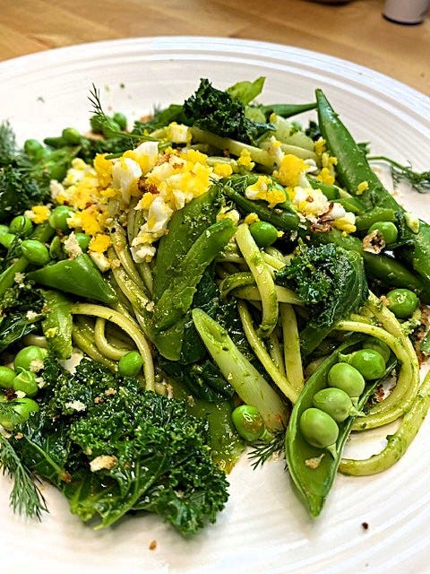 Springtime and fresh veggies make dinnertime ease.